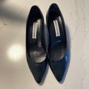 Manolo Blanik kitten heels